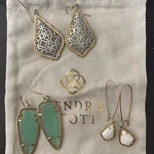 White Carrine Kendra Scott Earrings